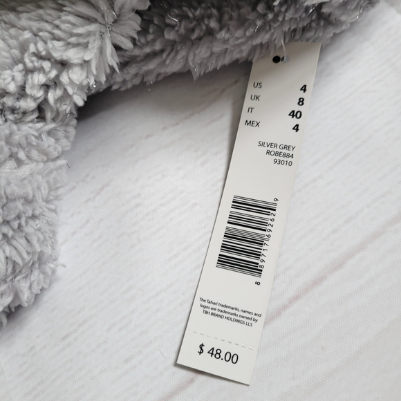 •TAHARI ROBE• - Picture 2 of 6
